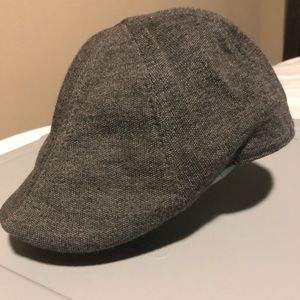 Like new charcoal townie cap